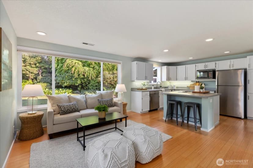 Property photo for 912 7th Avenue N, Edmonds photo 7