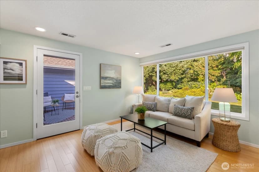 Property photo for 912 7th Avenue N, Edmonds photo 8