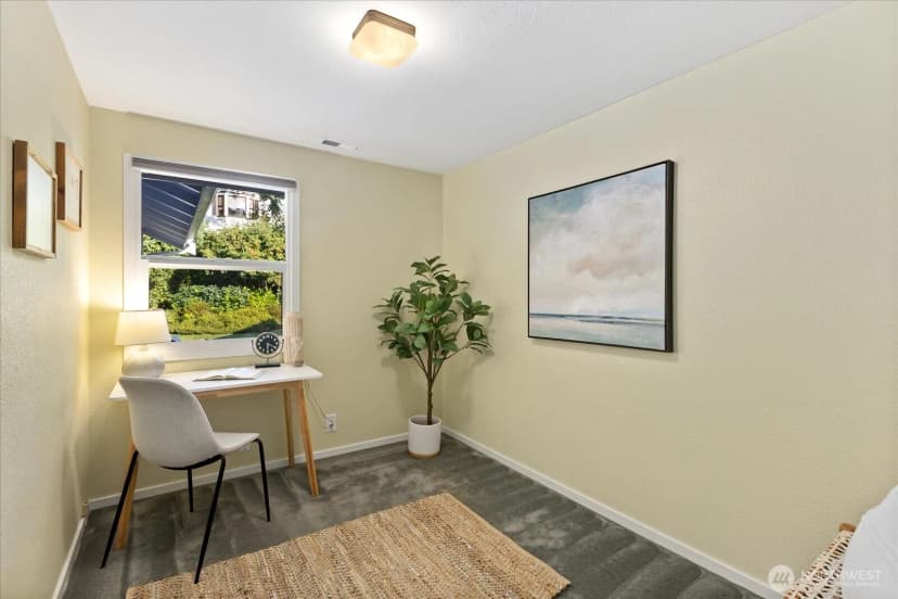 Property photo for 912 7th Avenue N, Edmonds photo 19