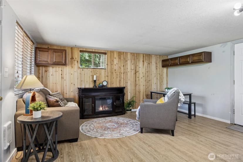 Property photo for 34413 Thomas Road E, Eatonville photo 6