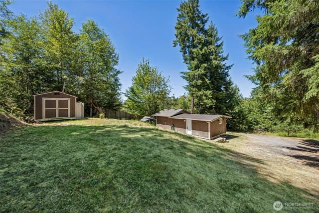 Property photo for 34413 Thomas Road E, Eatonville photo 2