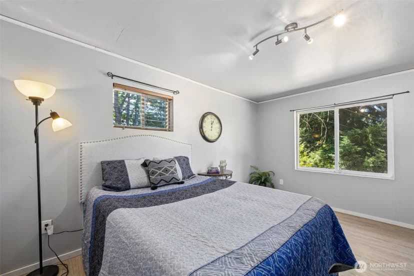 Property photo for 34413 Thomas Road E, Eatonville photo 10
