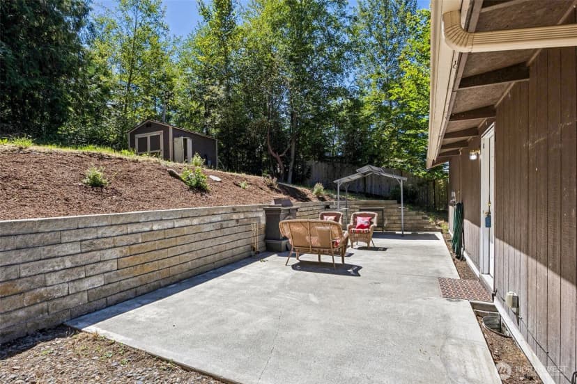 Property photo for 34413 Thomas Road E, Eatonville photo 12
