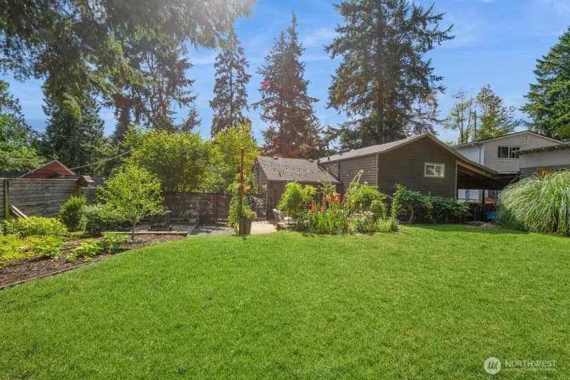 Property photo for 19726 Forest Park Drive Ne, Shoreline photo 22