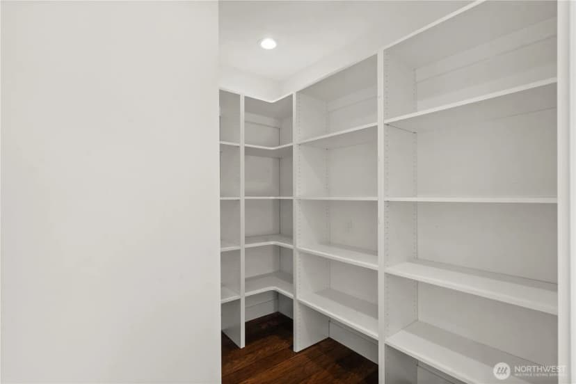 Property photo for 5626 48th Avenue Sw, Seattle photo 10