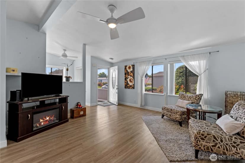 Property photo for 1306 Glacier Place #68, Wenatchee photo 4