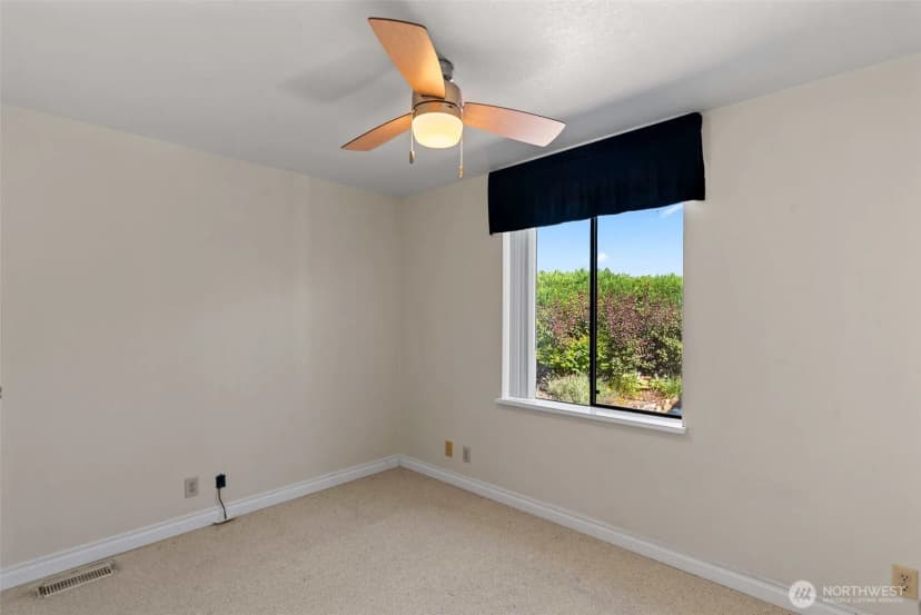 Property photo for 1306 Glacier Place #68, Wenatchee photo 16