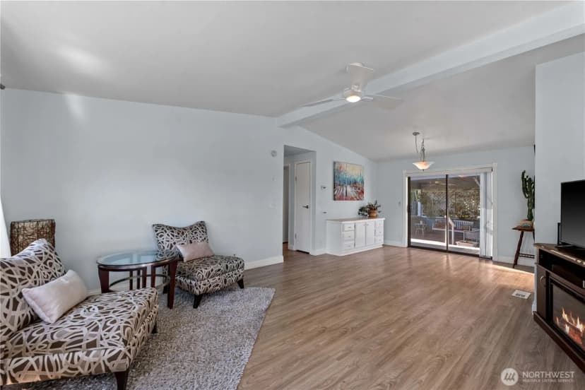 Property photo for 1306 Glacier Place #68, Wenatchee photo 3