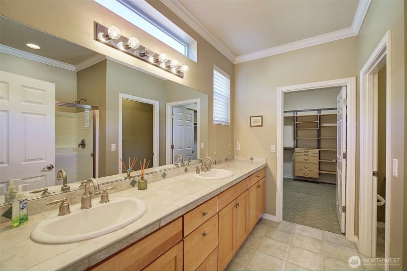 Property photo for 13835 231st Lane Ne, Redmond photo 18
