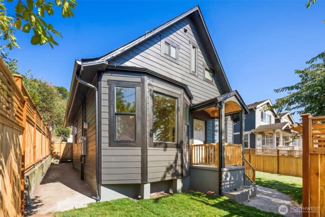 Property photo for 5916 18th Avenue S, Seattle photo 2