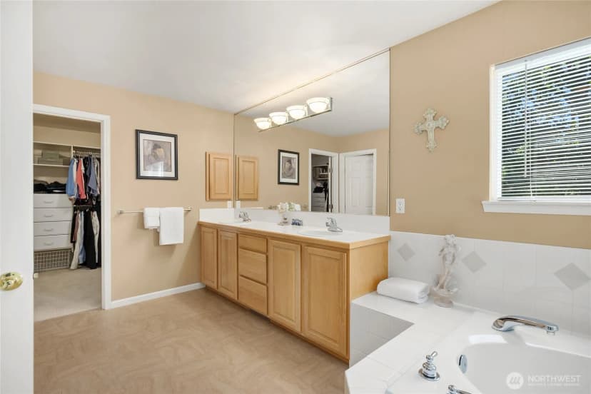Property photo for 9437 Ne Coral Court, Bainbridge Island photo 24