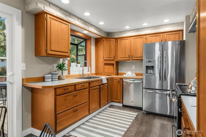 Property photo for 8717 Ne 137th Place, Kirkland photo 8