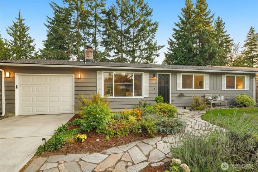 Property photo for 8717 Ne 137th Place, Kirkland photo 2