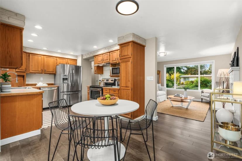 Property photo for 8717 Ne 137th Place, Kirkland photo 6