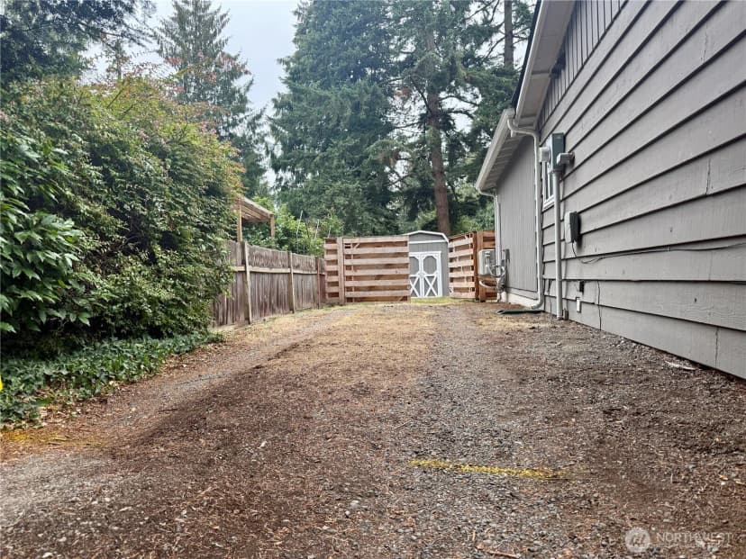 Property photo for 8717 Ne 137th Place, Kirkland photo 23