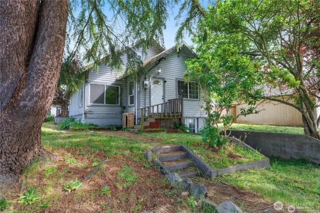 Property photo for 1921 Garfield Avenue, Raymond