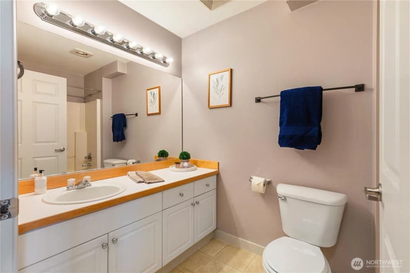 Property photo for 2101 N 55th Street #206, Seattle photo 18