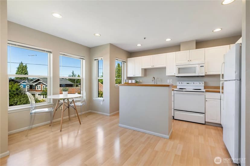 Property photo for 2101 N 55th Street #206, Seattle photo 8