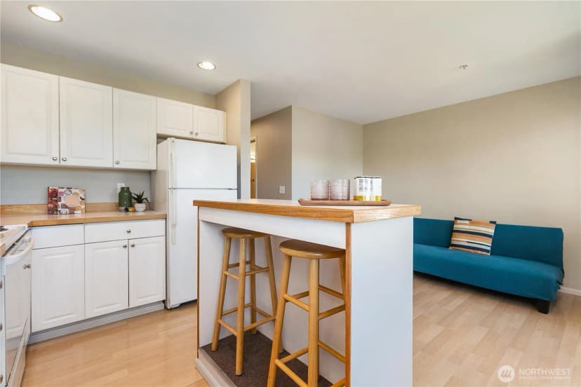 Property photo for 2101 N 55th Street #206, Seattle photo 15