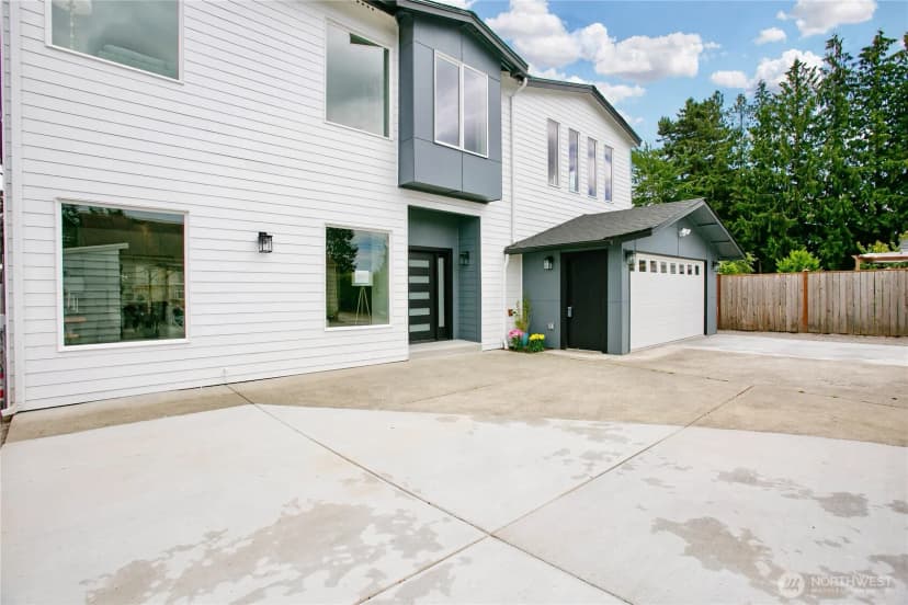 Property photo for 12234 77th Avenue S, Seattle photo 2
