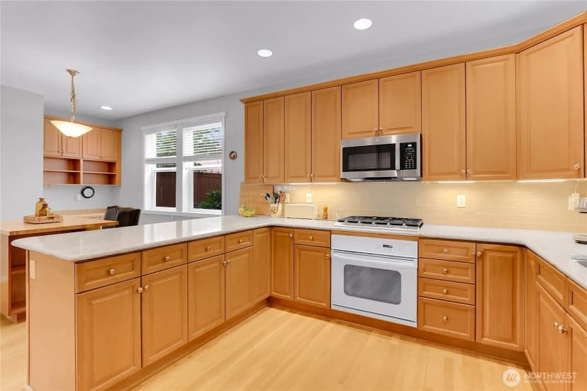 Property photo for 17021 Parkside Way Se, Renton photo 4