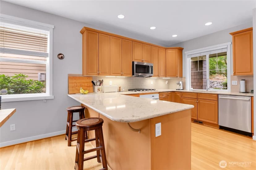Property photo for 17021 Parkside Way Se, Renton photo 7