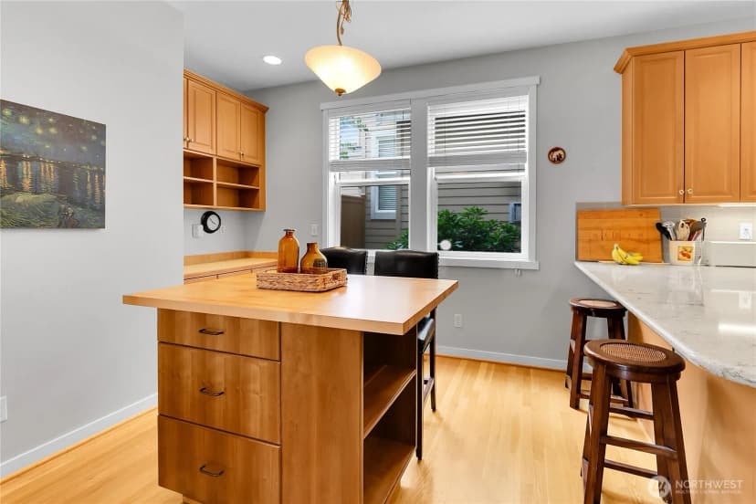 Property photo for 17021 Parkside Way Se, Renton photo 9