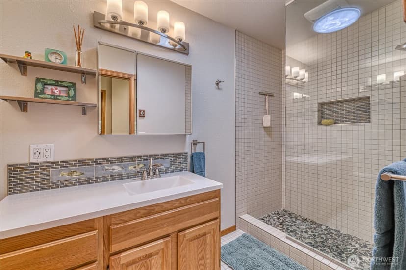 Property photo for 9705 346th Street S, Roy photo 21