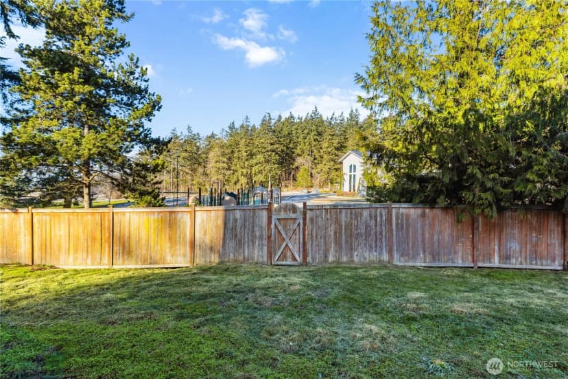 Property photo for 1340 Nw Redwing Drive, Oak Harbor photo 36