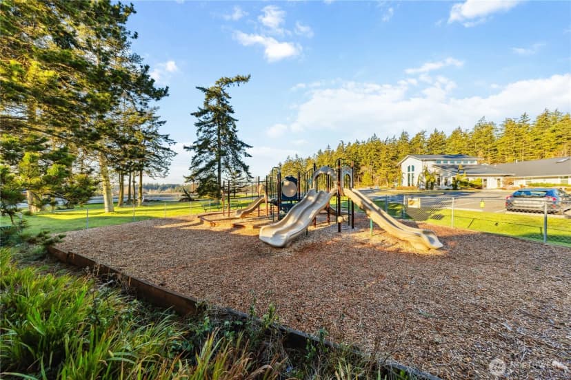 Property photo for 1340 Nw Redwing Drive, Oak Harbor photo 35