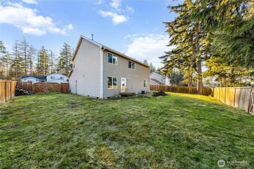 Property photo for 1340 Nw Redwing Drive, Oak Harbor photo 31