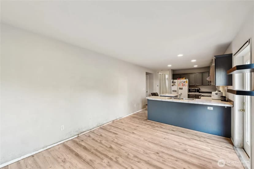Property photo for 1340 Nw Redwing Drive, Oak Harbor photo 13