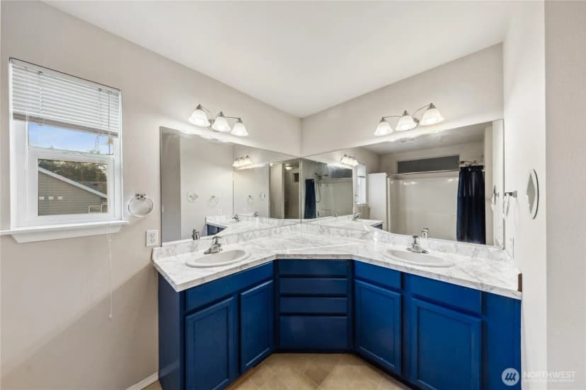 Property photo for 1340 Nw Redwing Drive, Oak Harbor photo 18