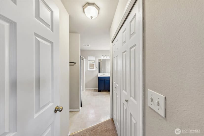 Property photo for 1340 Nw Redwing Drive, Oak Harbor photo 17