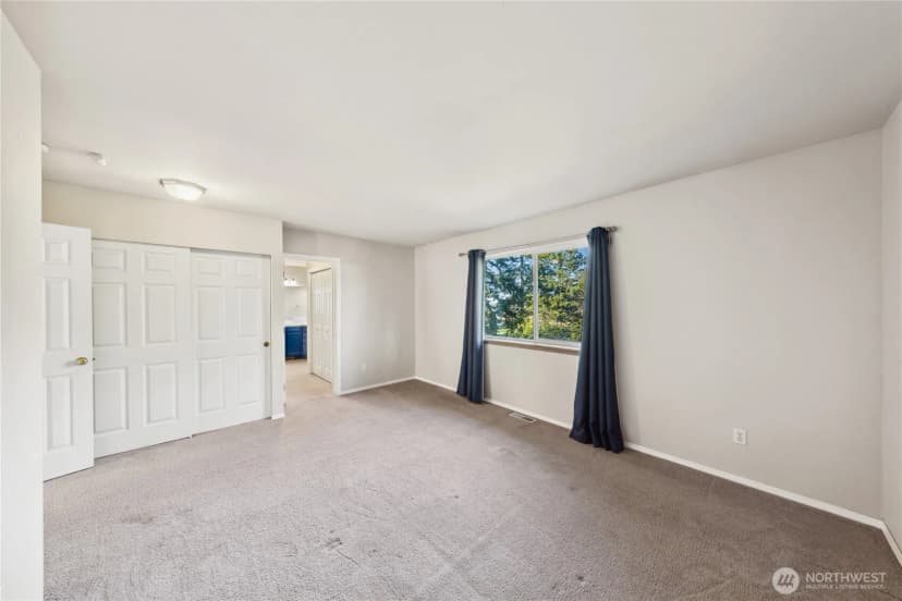 Property photo for 1340 Nw Redwing Drive, Oak Harbor photo 15