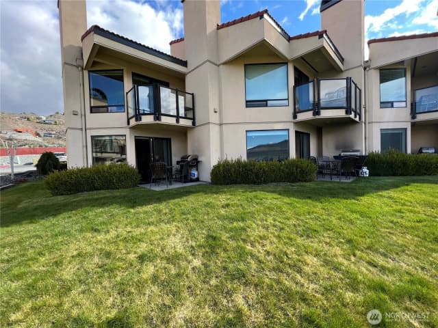 Property photo for 100 Lake Chelan Shores Drive #16-4 P, Chelan photo 3