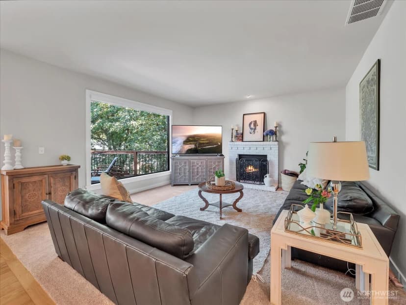 Property photo for 1075 Sw 12th Street, North Bend photo 4