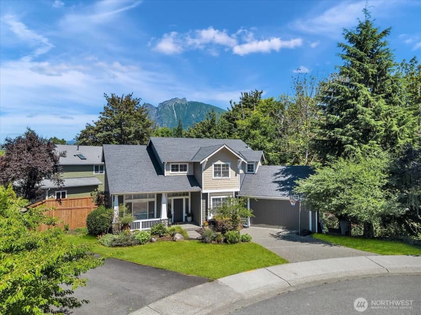 Property photo for 1075 Sw 12th Street, North Bend