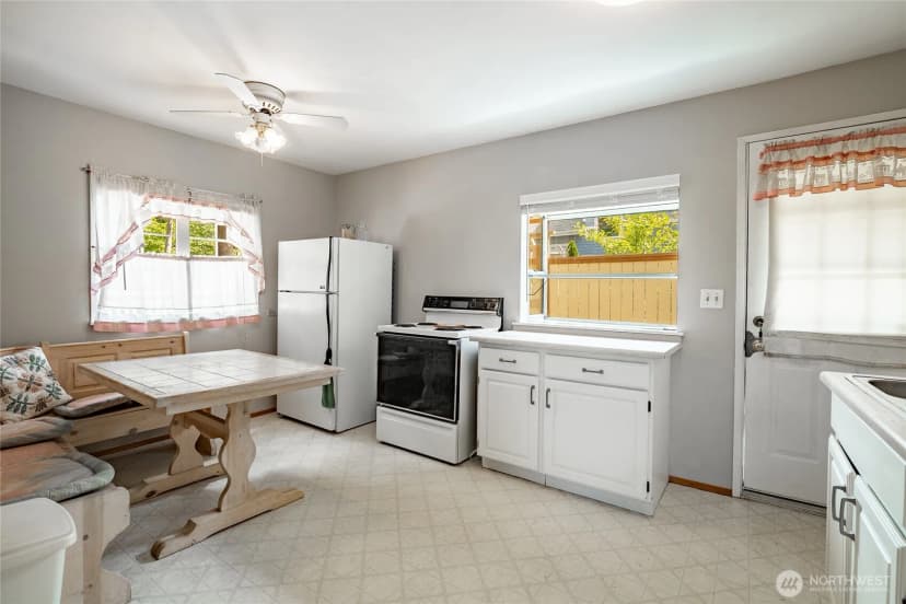Property photo for 5045 Maple Street, Blaine photo 12