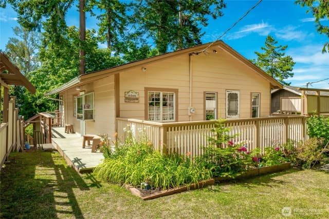 Property photo for 5045 Maple Street, Blaine photo 3
