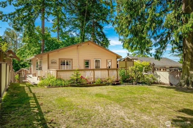 Property photo for 5045 Maple Street, Blaine photo 2