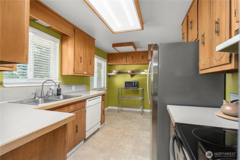 Property photo for 420 Sw 127th Street, Seattle photo 8