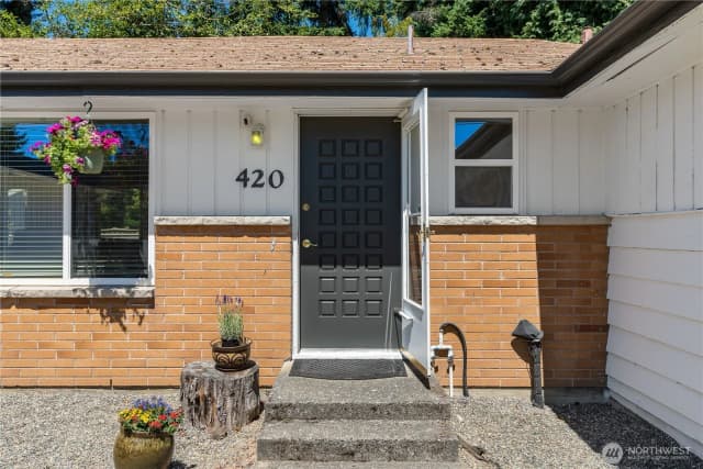 Property photo for 420 Sw 127th Street, Seattle