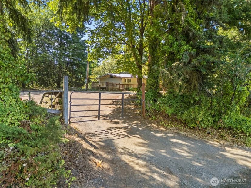 Property photo for 36703 Pulford Road E, Eatonville photo 36