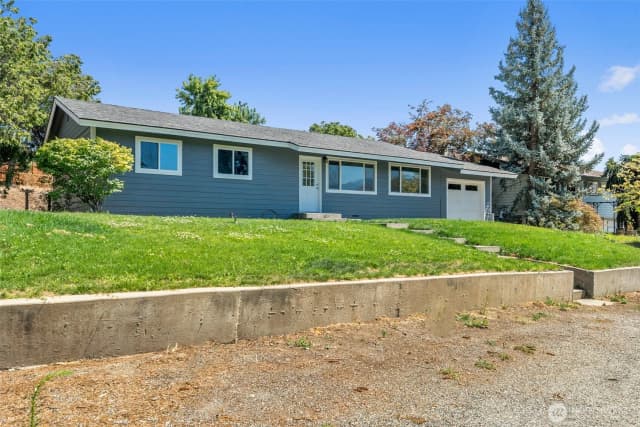 Property photo for 17 S Lombard Avenue S, East Wenatchee