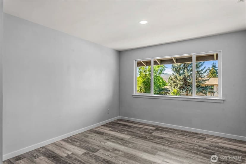 Property photo for 17 S Lombard Avenue S, East Wenatchee photo 17