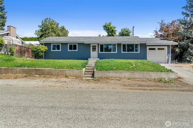 Property photo for 17 S Lombard Avenue S, East Wenatchee photo 2