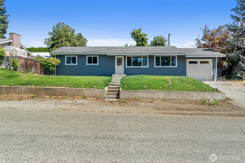 Property photo for 17 S Lombard Avenue S, East Wenatchee photo 2