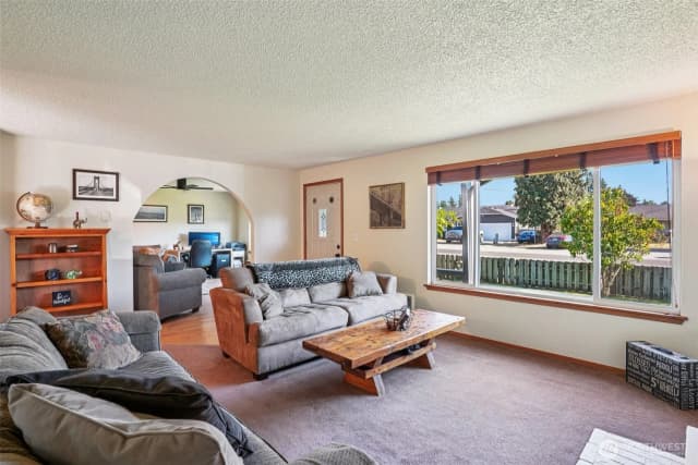 Property photo for 225 169th Street S, Spanaway photo 5