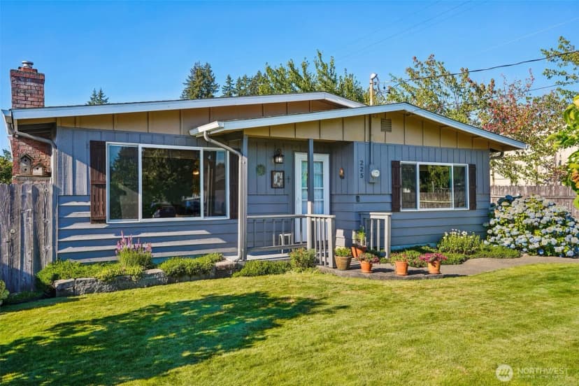 Property photo for 225 169th Street S, Spanaway photo 2